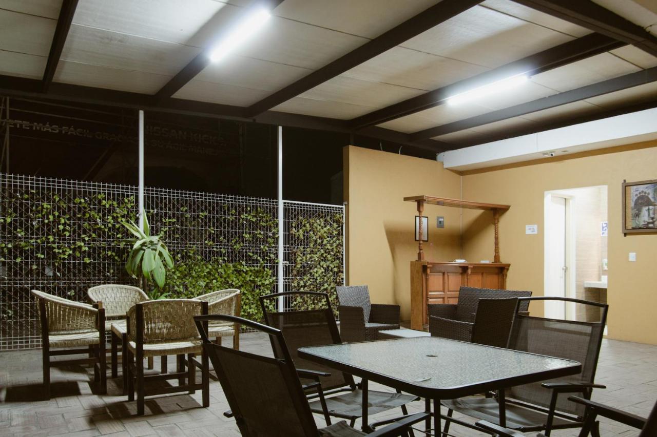 Hotel Guiva Aeropuerto Oaxaca Zewnętrze zdjęcie
